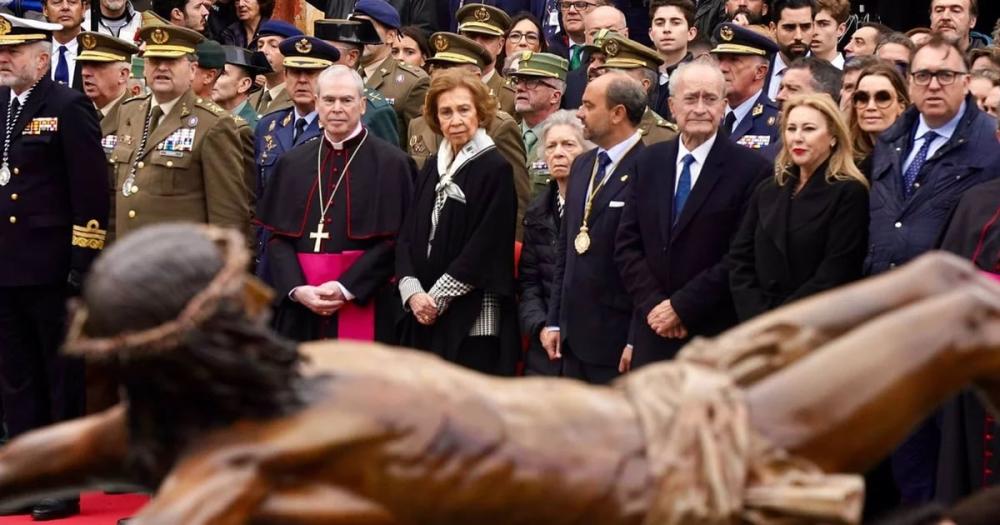 La reina Sofía asiste a la procesión del Cristo de los Alabarderos de Madrid