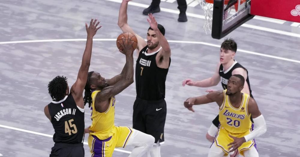 Los Suns asaltan Denver, Harden gana en ‘Philly’, los Lakers y los Rockets van en serio en la NBA