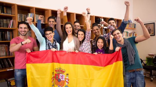 Trámites para profesionales argentinos que emigran a España: homologación del título universitario