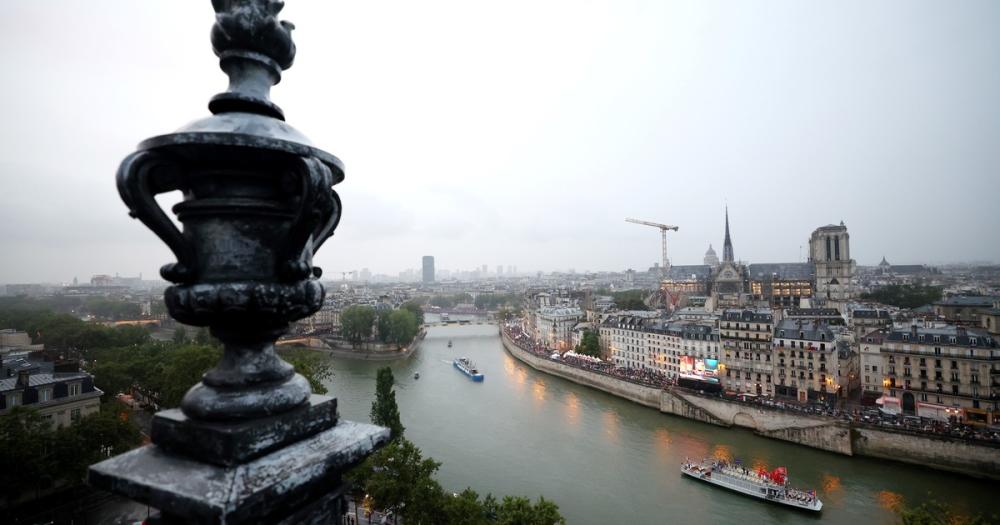 Francia invirtió 1500 millones de euros en limpiar el Sena pero tiene altos niveles de contaminación y peligra el triatlón en París