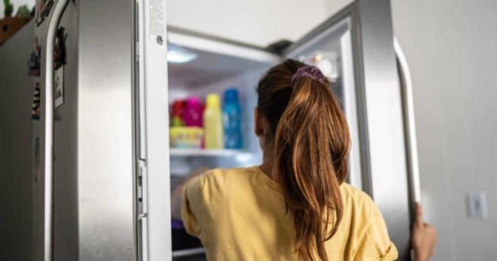 Cómo eliminar el hielo del freezer con solo papel de aluminio: un truco rápido y sencillo