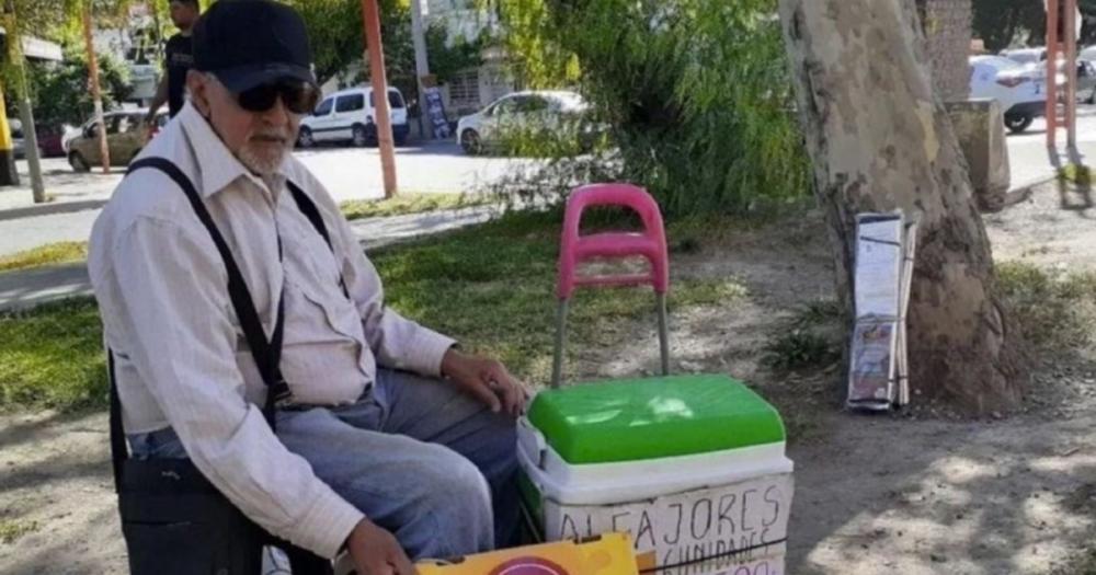 El oscuro pasado del “Abuelito Leo”: vendía golosinas en una plaza de Cipolletti y al morir se supo que era un abusador prófugo