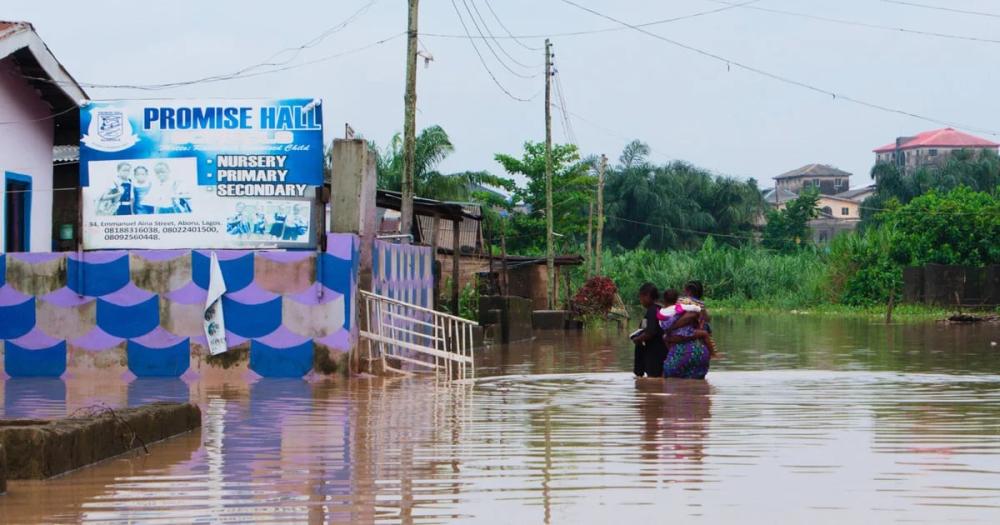 Cerca de 300 presos huyen de una cárcel en el noreste de Nigeria tras las inundaciones