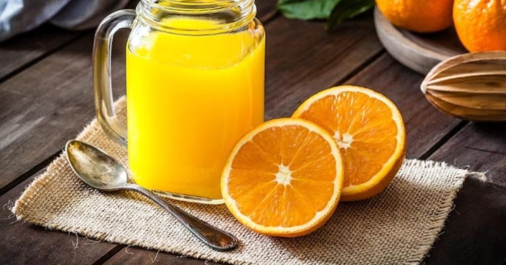 Cuáles son los beneficios de tomar jugo de naranja en ayunas: no sólo vitamina C