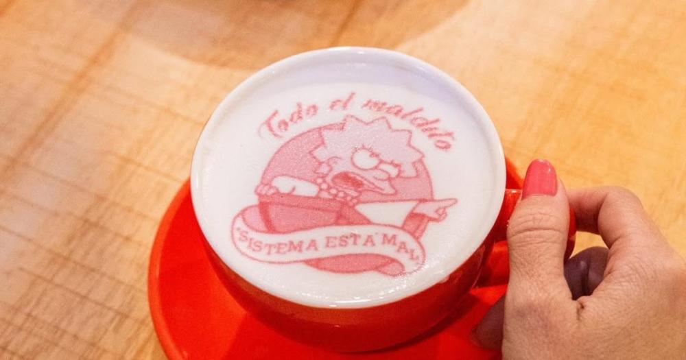 En Las Cañitas, una cafetería innovadora imprime fotos en la espuma de tu café