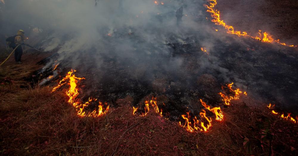 Los incendios en el sur de California amenazan el suministro de petróleo y gas en el oeste de EEUU