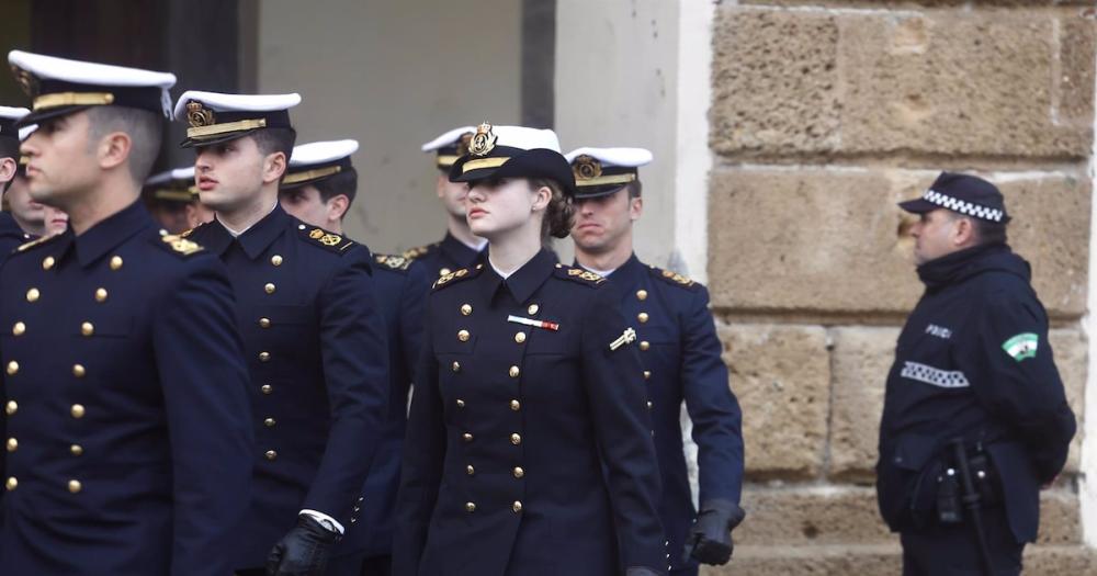 La Princesa Leonor asiste a una recepción en el Ayuntamiento de Cádiz como guardiamarina de ‘Elcano’