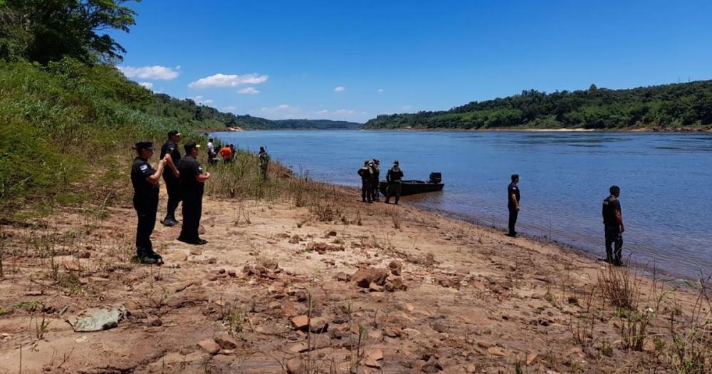 Un hombre se arrojó al arroyo para salvar a su hijo en Puerto Iguazú y ambos están desaparecidos