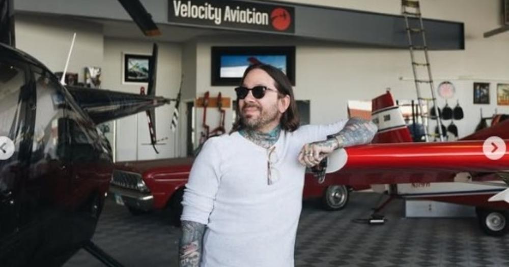 Exbaterista de The Devil Wears Prada murió en un accidente aéreo