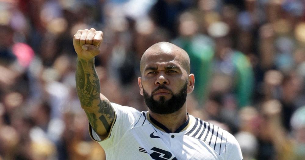 Fiscalía de España pide absolución para Dani Alves, exjugador de Pumas, tras ser acusado de agresión sexual