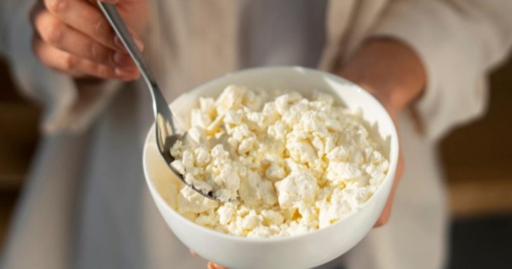 Cena ligera y antiinflamatoria: el poder del queso cottage