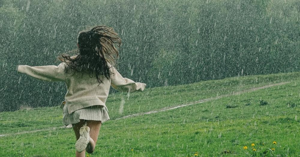 Se resguardó de la lluvia en un local y terminó ganando 140 mil dólares: “Me temblaban las manos y piernas”