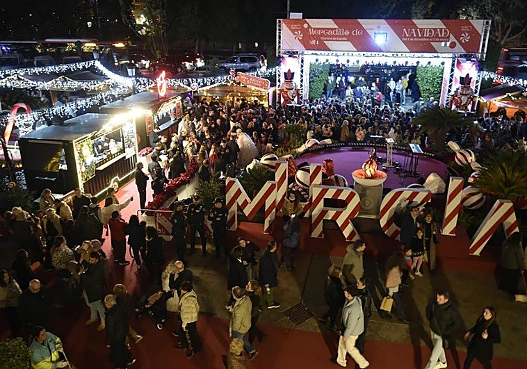 Mercadillo y un cuento para abrir la Glorieta de Murcia a la Navidad