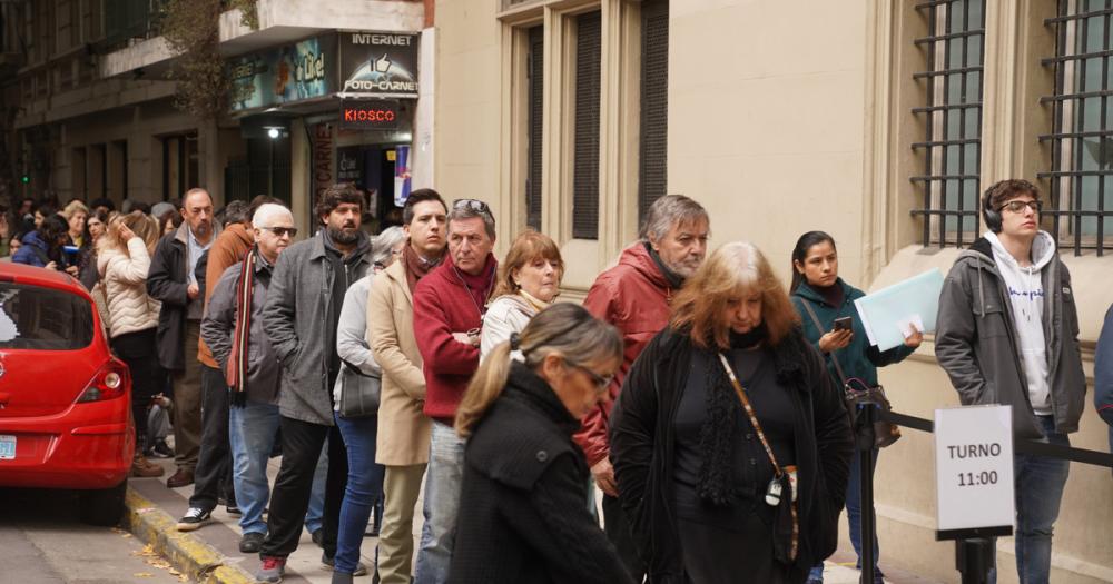 Kafka en el Consulado: los nuevos trámites para la ciudadanía española podrían demorar un siglo