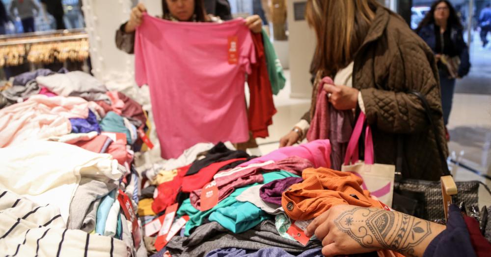 Por el avance de Shein y Temu, China arrasa con la ropa importada: 7 de cada 10 prendas que entran al país son de origen chino